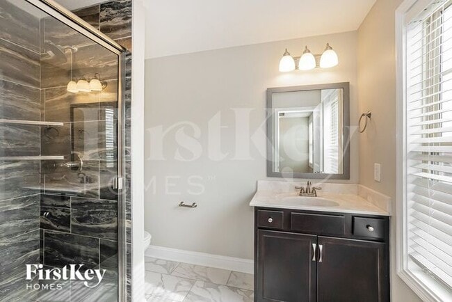 Building Photo - 305 Peterson Ln