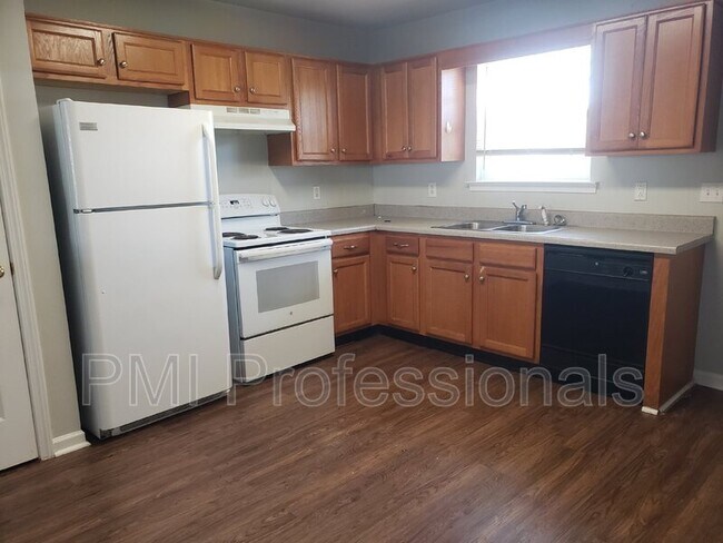 Primary Photo - 1444 Benley St