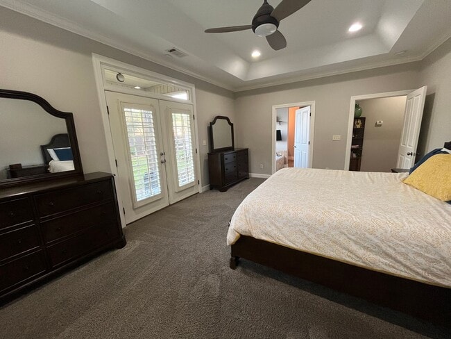 Building Photo - Beautiful 5 Bed 3 Bath Home! Fall 2026!