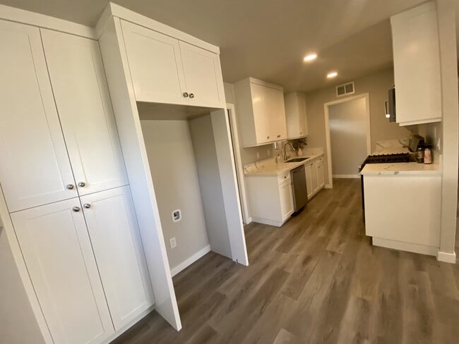 Building Photo - 8821 Greenbrook Way
