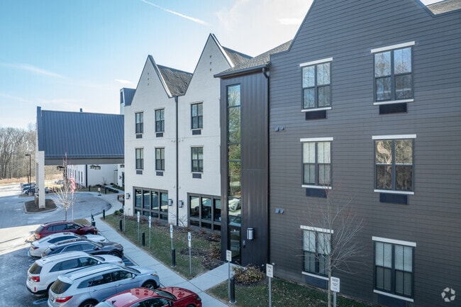 Building Photo - Thrive at Montvale