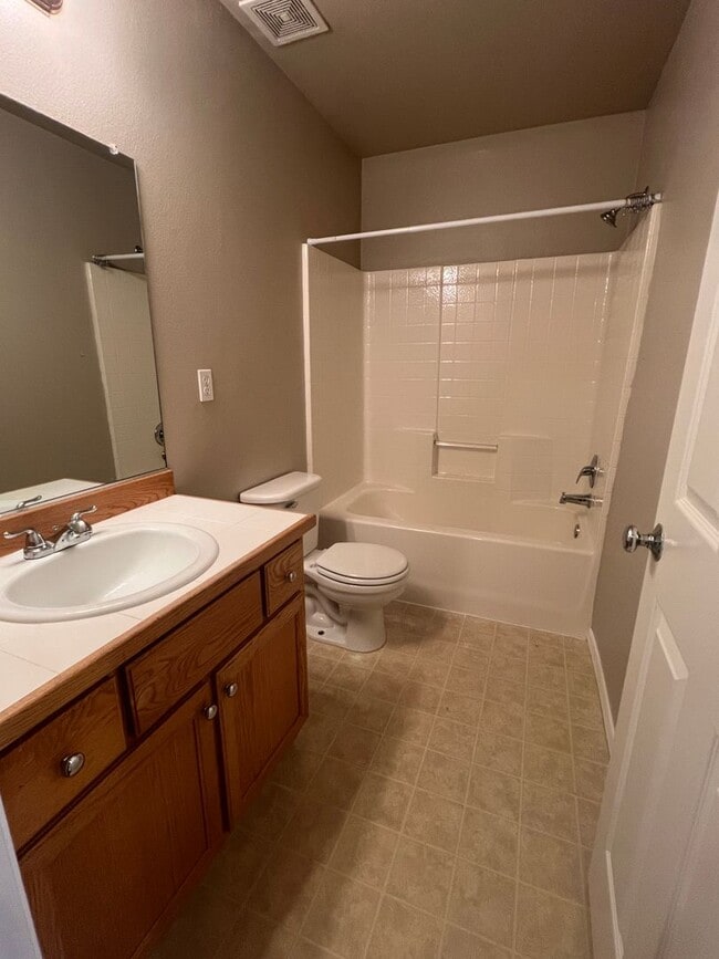 Building Photo - 3 Bedroom 2.5 Bath Home in Kelly Creek Estates