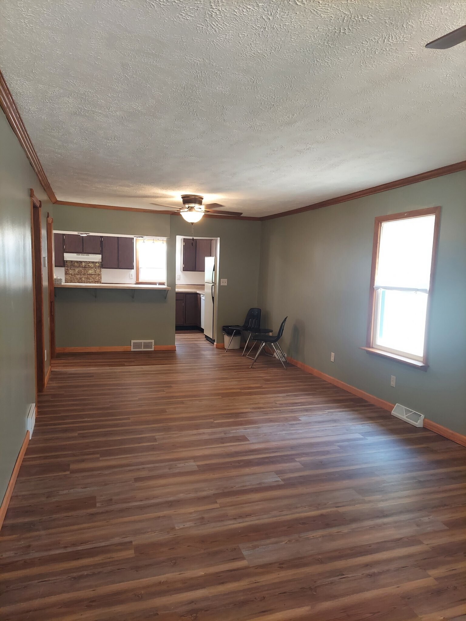 Building Photo - 827 Fairyland Ave