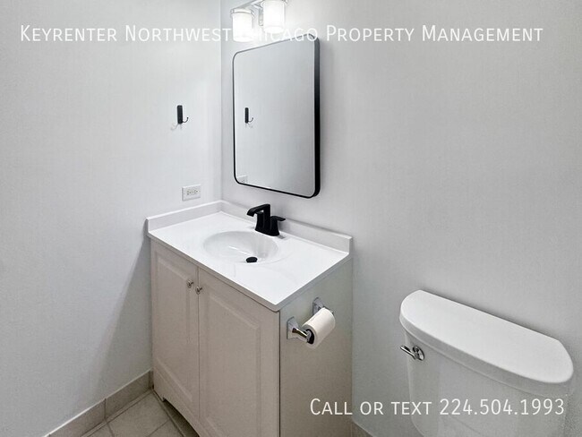 Building Photo - 3000 Bayside Dr