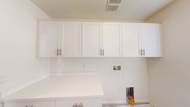 Building Photo - 33767 King Dr