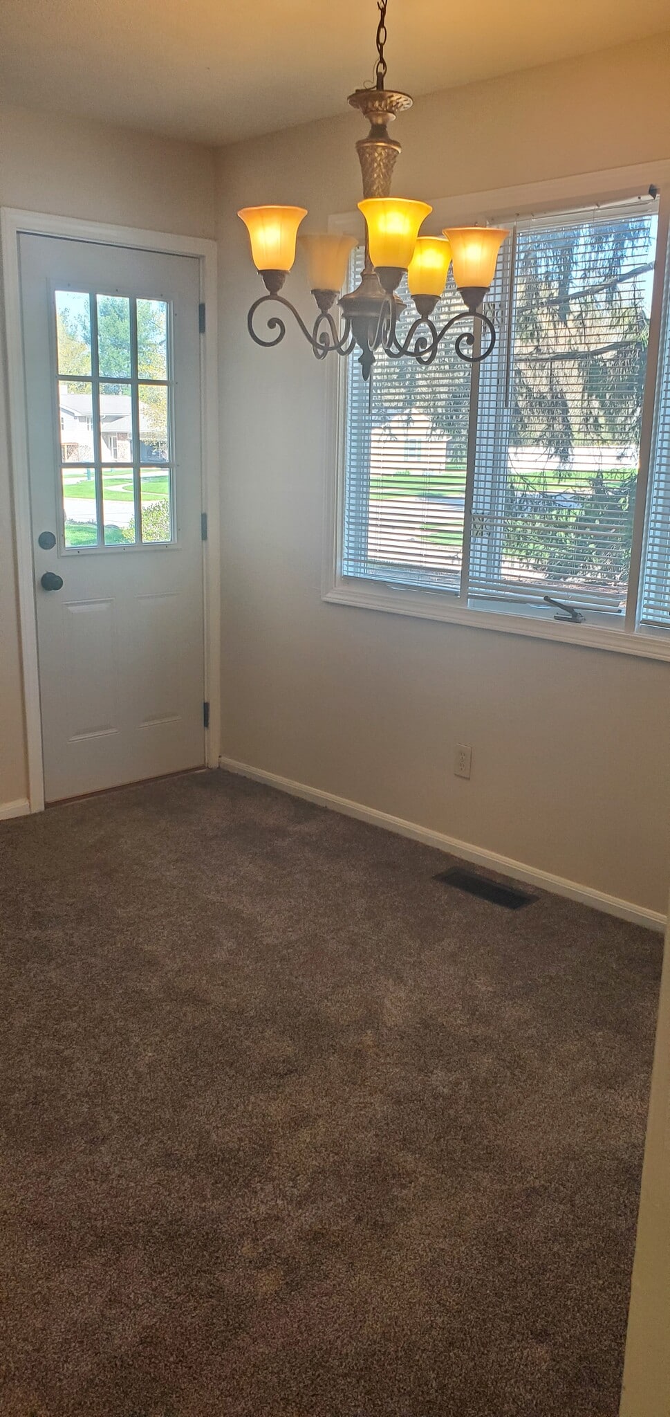 Upstairs bedroom - 1110 Timbercreek Dr