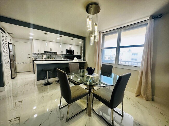 Building Photo - 1501 S Ocean Dr