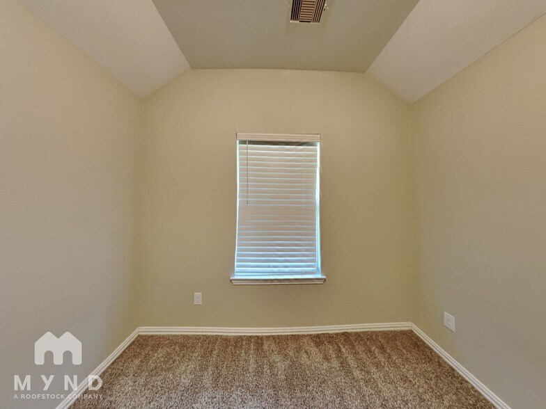 Building Photo - 22476 Brass Bell Dr