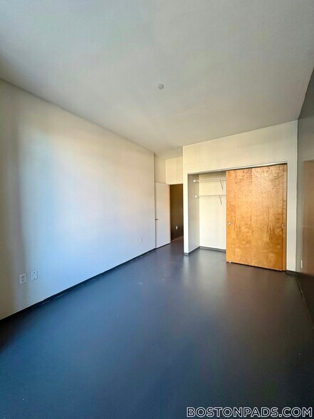 Building Photo - 160 E Berkeley St