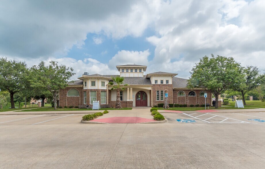 Sandy Creek Apartments 1828 Sandy Point Rd Bryan TX 77807 Apartment