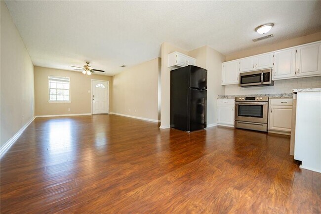 Building Photo - 1850 Panorama Blvd W