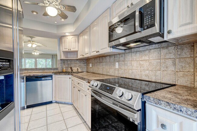 Building Photo - 1200 SW 12th Ct