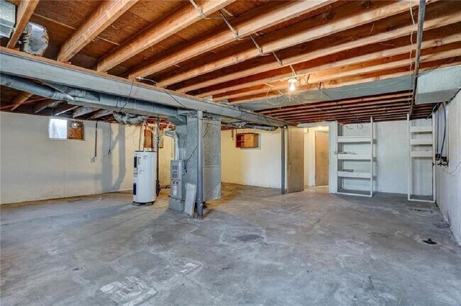 Building Photo - 10516-10516 E 10th St S