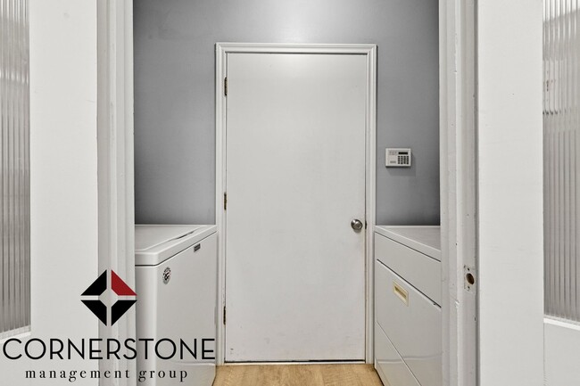 Building Photo - 3 bedroom home LOCATED OFF OF JONES CREEK ROAD!