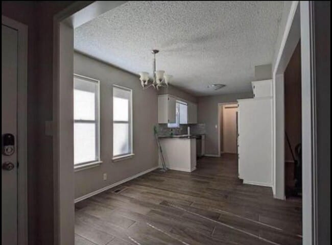 Building Photo - 413 Midland Dr