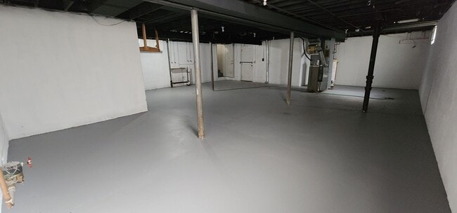 Building Photo - 501 E 89th St