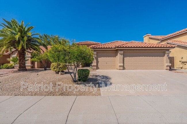 Building Photo - 4704 E Villa Maria Dr