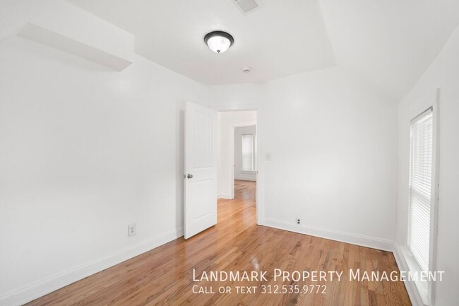 Building Photo - 806 S Taylor Ave