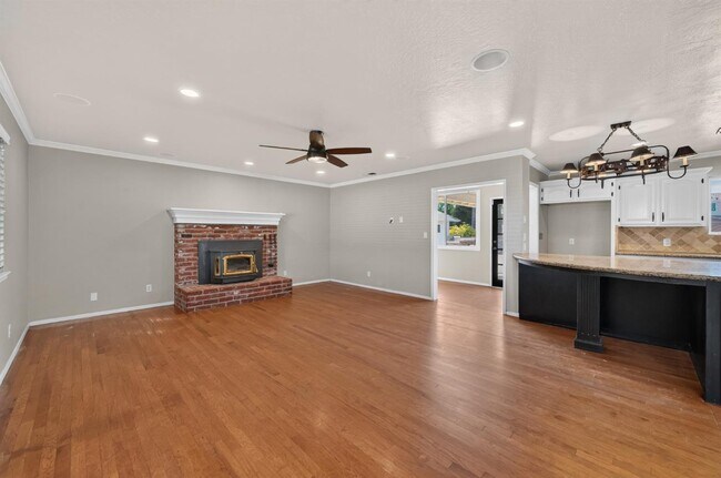 Building Photo - 4105 E Perrin Ave