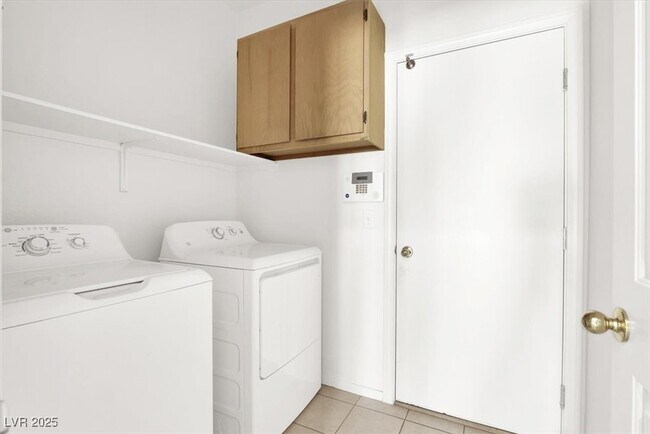 Building Photo - 6536 Casamar St