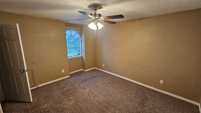 Building Photo - 14734 Treborway Dr
