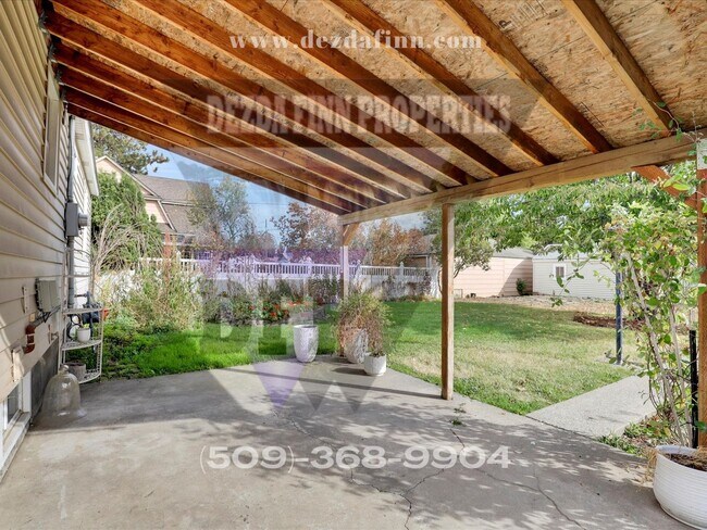 Building Photo - Newly Renovated Shadle Park Charmer Availa...