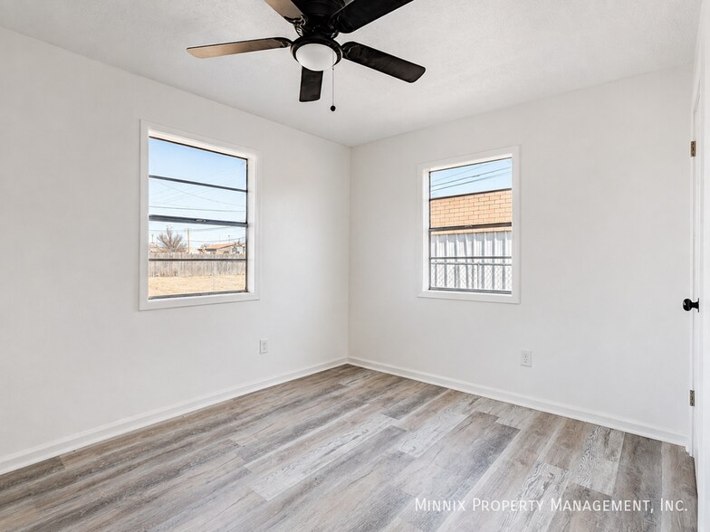Building Photo - 1517 E 27th St