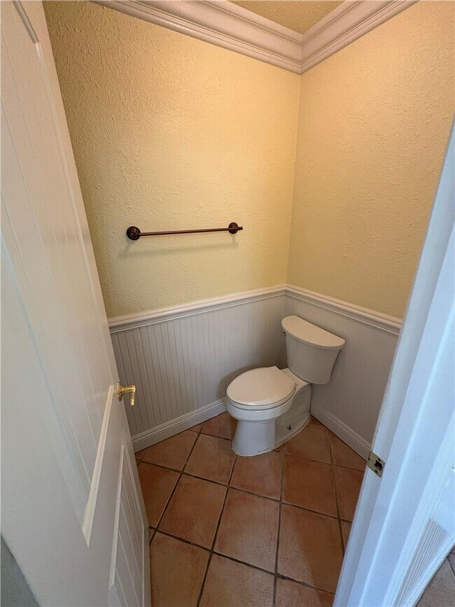 Building Photo - 2490 Michigan Dr