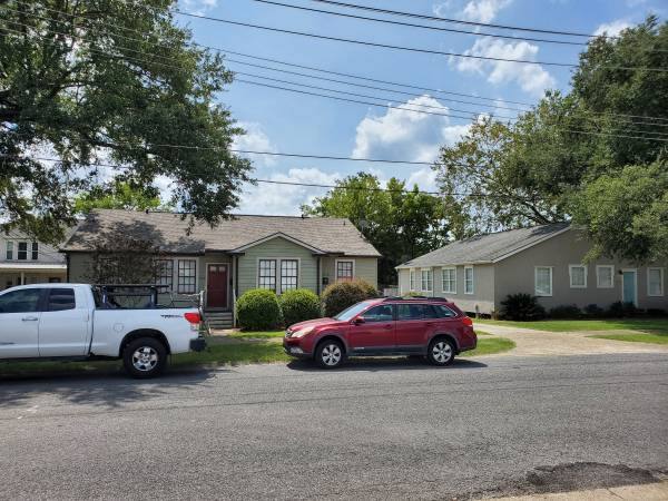 Building Photo - 4812 Convention St