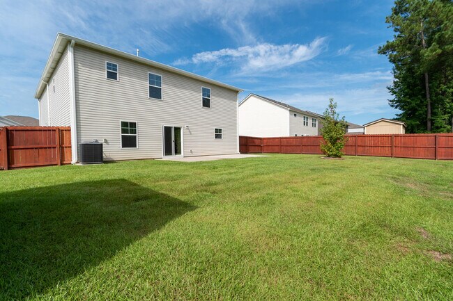 Building Photo - 3733 Moseley Dr