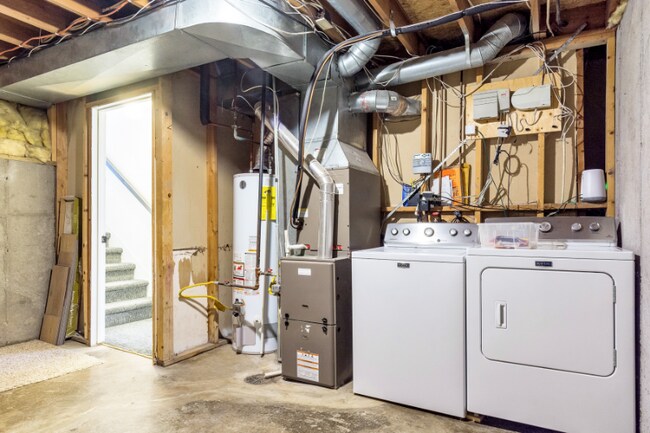 Building Photo - 6167 Eagle Nest Dr