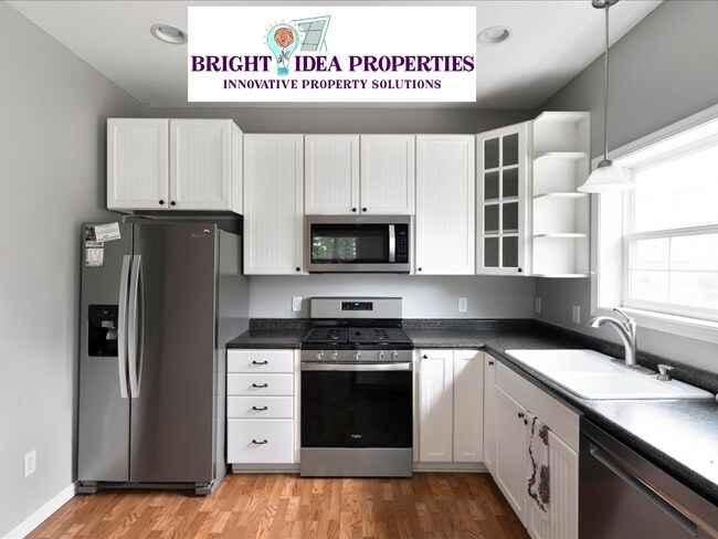 Building Photo - 5948 Oakgreen Ave N