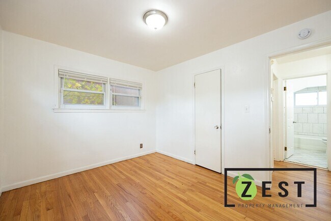 Building Photo - 2 BED 1 BATH SINGLE FAMILY HOME OPEN HOUSE...