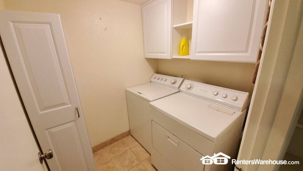 Building Photo - 14120 E Temple Dr