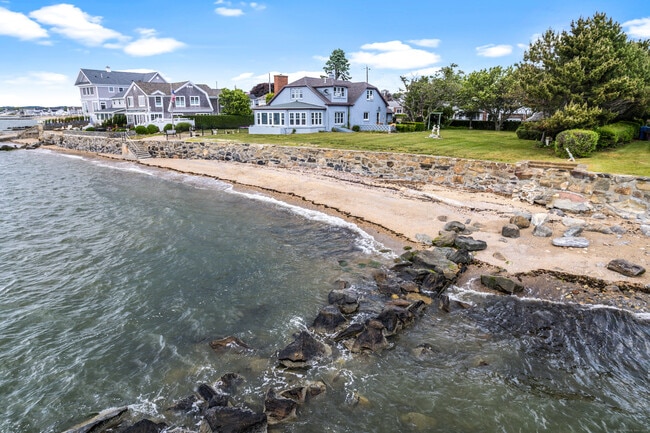 Primary Photo - 29 W Shore Dr