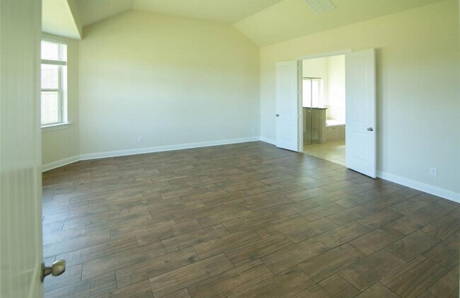 Building Photo - 1327 Graham Trace Ln
