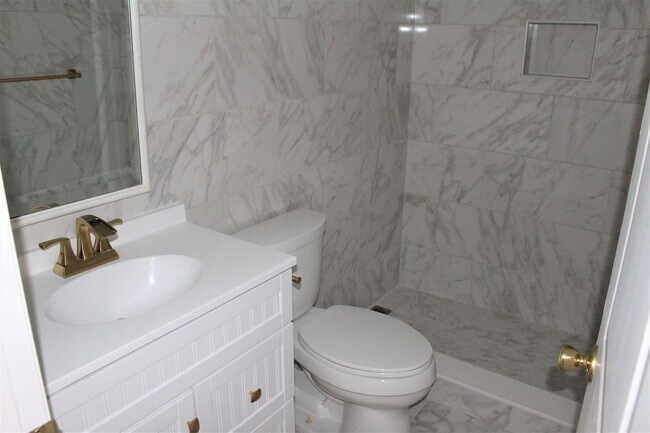 Building Photo - 2 Bedroom, 2 Bath in Deltona!