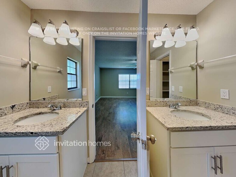 Building Photo - 1449 Lake Marion Dr