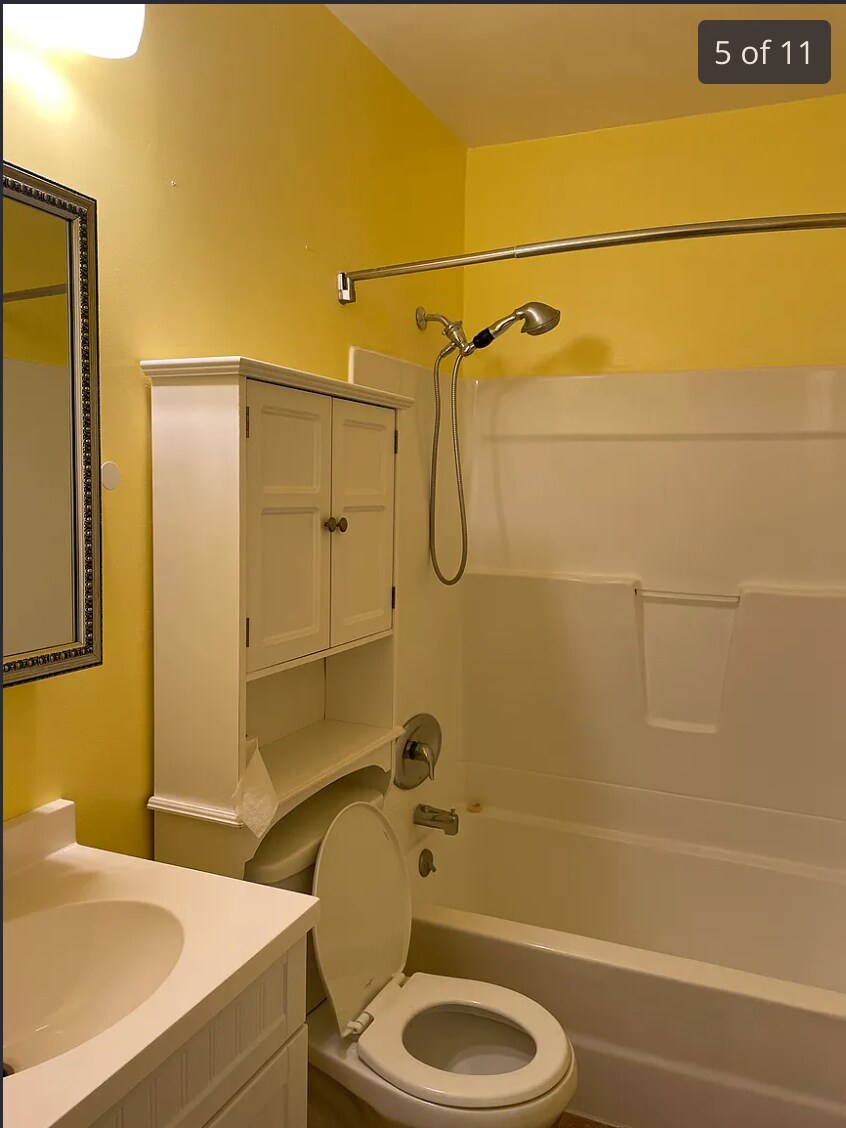 Building Photo - 145 E Pleasant St