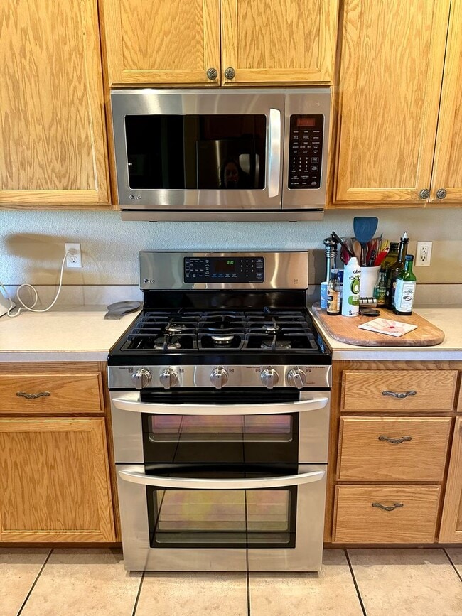 Building Photo - 3bdrm, 2bath Harbor Isles Golf Course Condo with deck