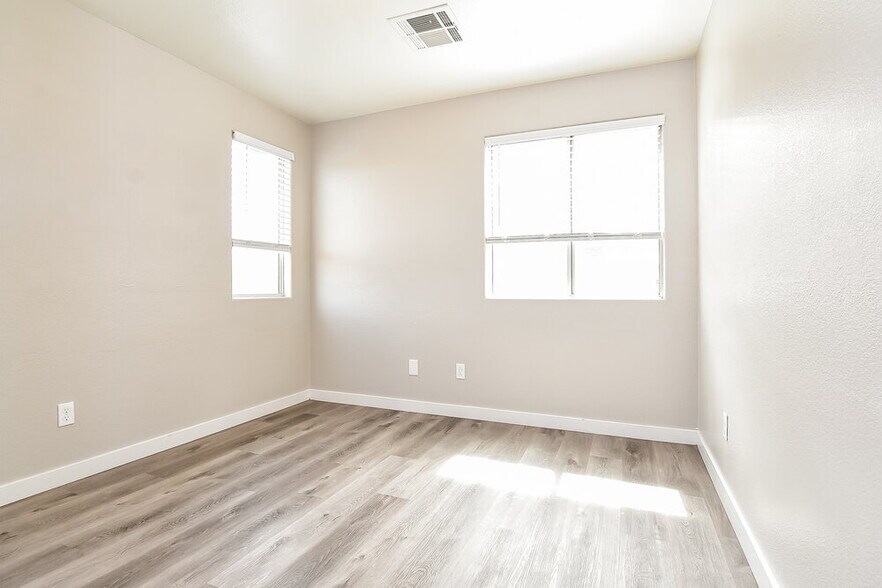 Building Photo - 11957 Haven St