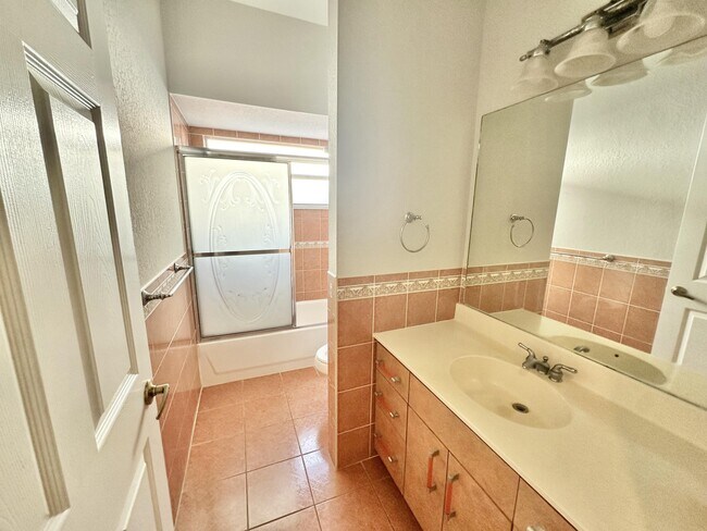 Building Photo - 702 Via Toscana Via