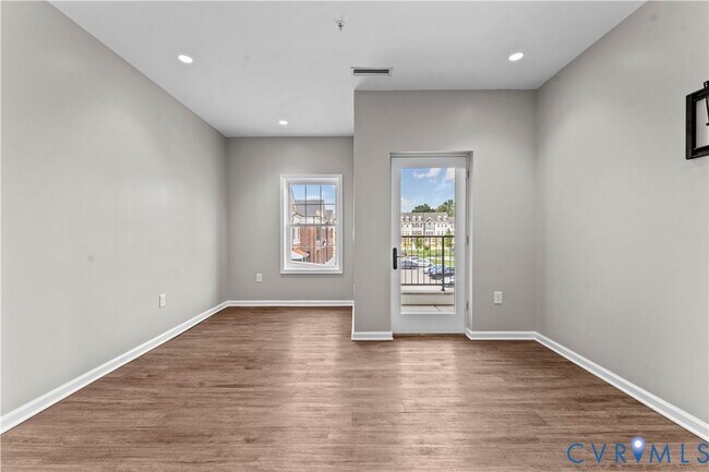 Building Photo - 1420 Ewing Pk Lp