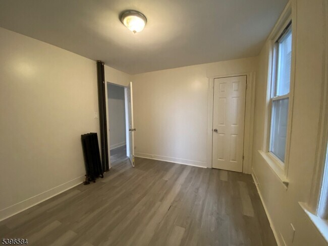 Building Photo - 130 Milford Ave