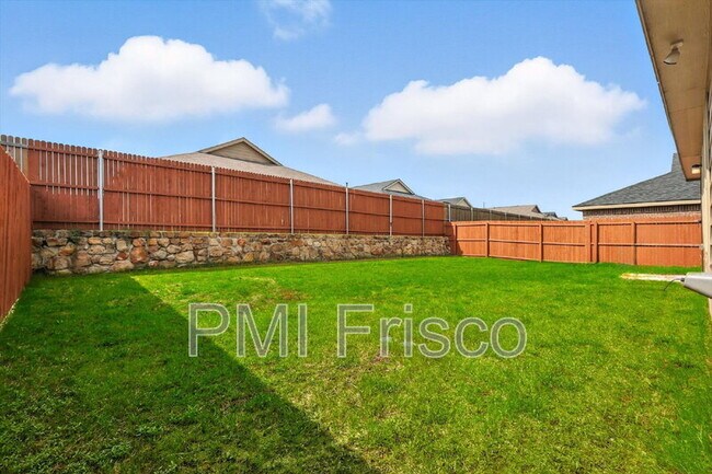 Building Photo - 1653 Bluffview Dr