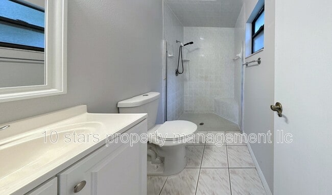 Building Photo - 601 Stone Dr