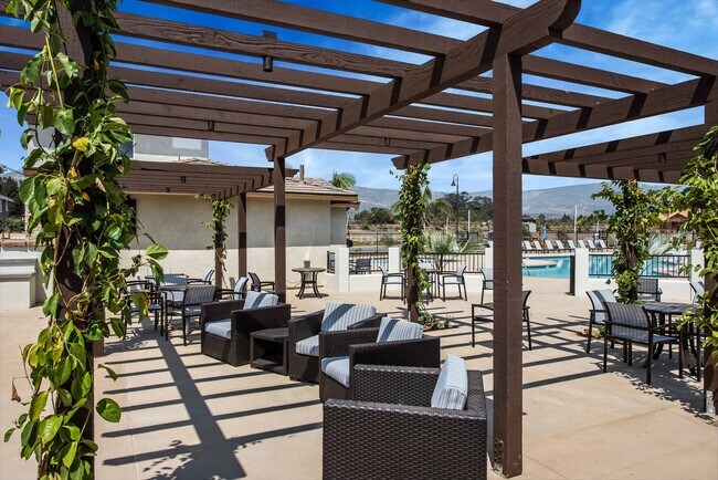 Building Photo - Village at Los Carneros 3 bed/ 2 bath Condo with 2-car garage and AC!