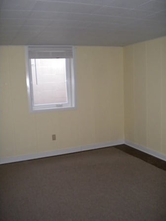 Building Photo - SPACIOUS single family home with double ga...
