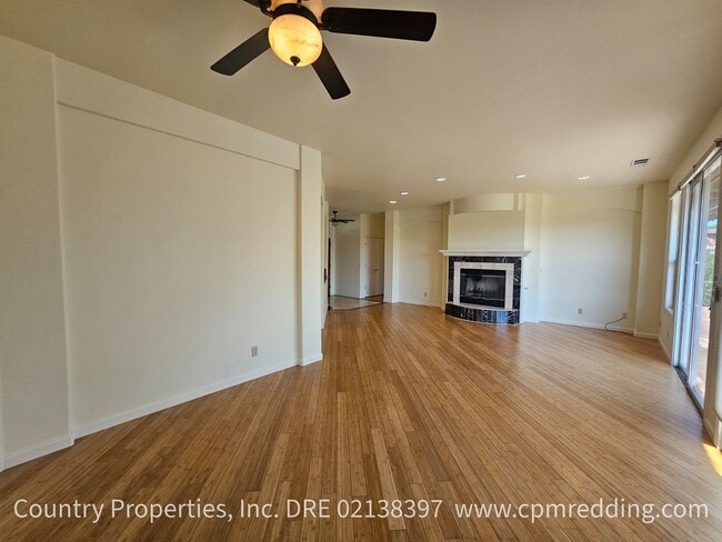 Building Photo - 1225 River Ridge Dr