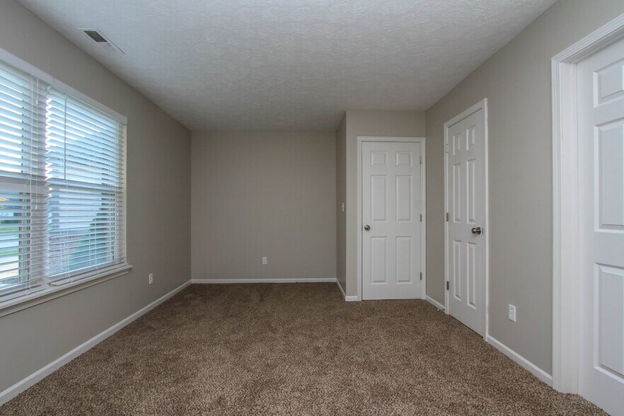 Building Photo - 12274 Van Spronsen Ct